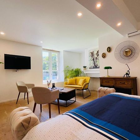The Balzacienne Room In A Charming Mansion At The Gates Of Tours Saint-Avertin Exterior photo